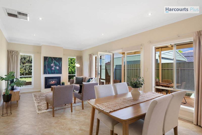 Photo - 3 Erebus Glen, Hallett Cove SA 5158 - Image 10