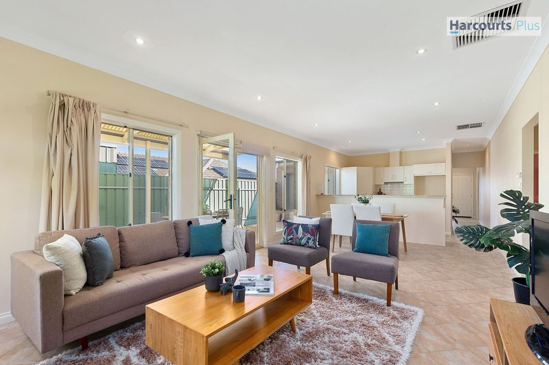 Photo - 3 Erebus Glen, Hallett Cove SA 5158 - Image 7