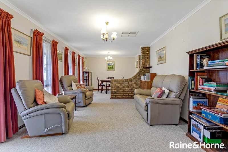 Photo - 3 Essington Street, Flagstaff Hill SA 5159 - Image 4