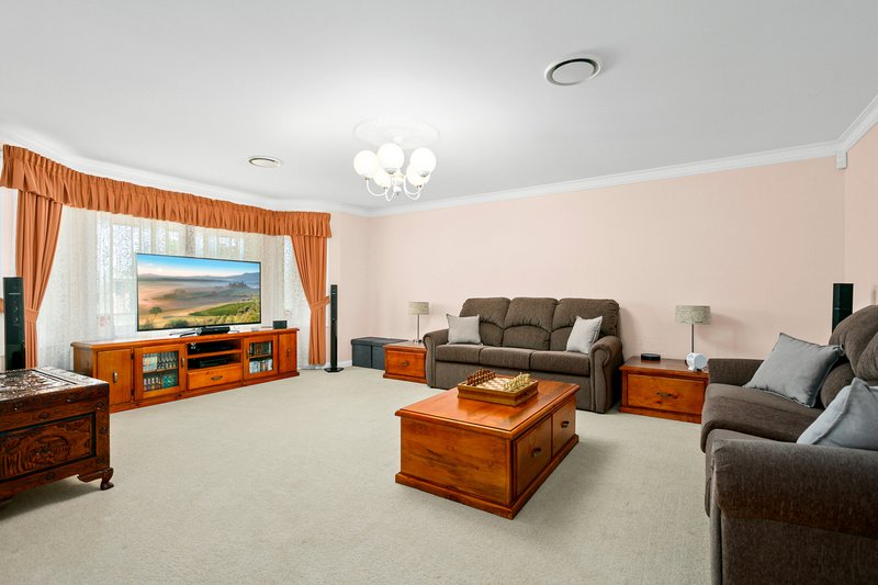 Photo - 3 Eucumbene Avenue, Flinders NSW 2529 - Image 2