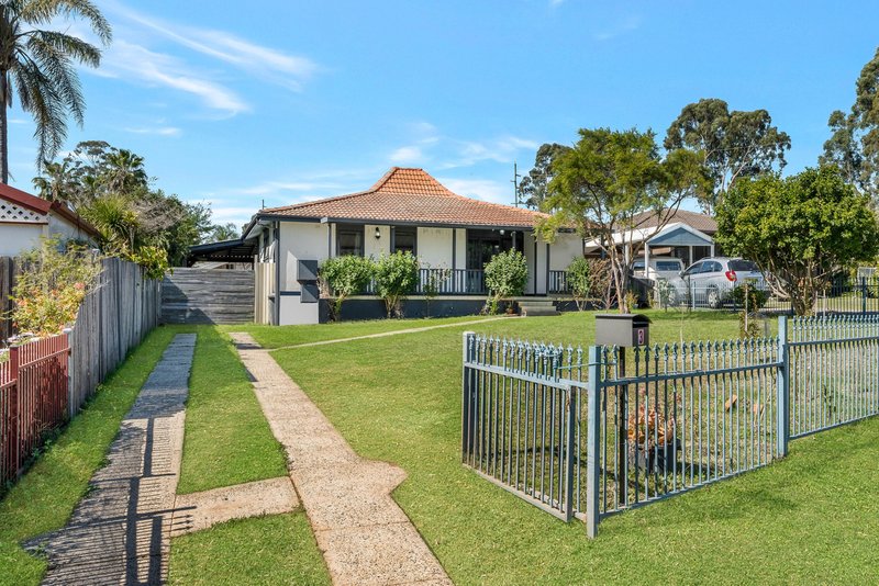 3 Eurabbie Place, Macquarie Fields NSW 2564