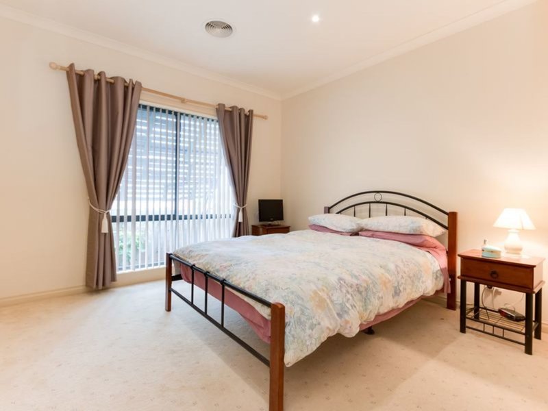 Photo - 3 Eureka Crescent, Narre Warren South VIC 3805 - Image 11