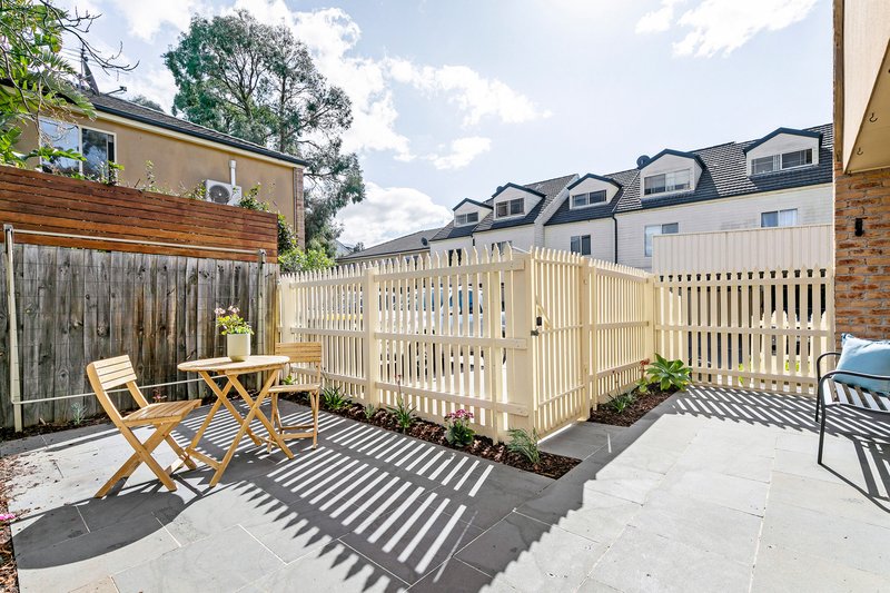 Photo - 3 Eva Buhlert Close, Brunswick VIC 3056 - Image 8