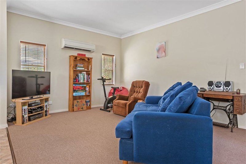 Photo - 3 Evans Street, Rosebery TAS 7470 - Image 3