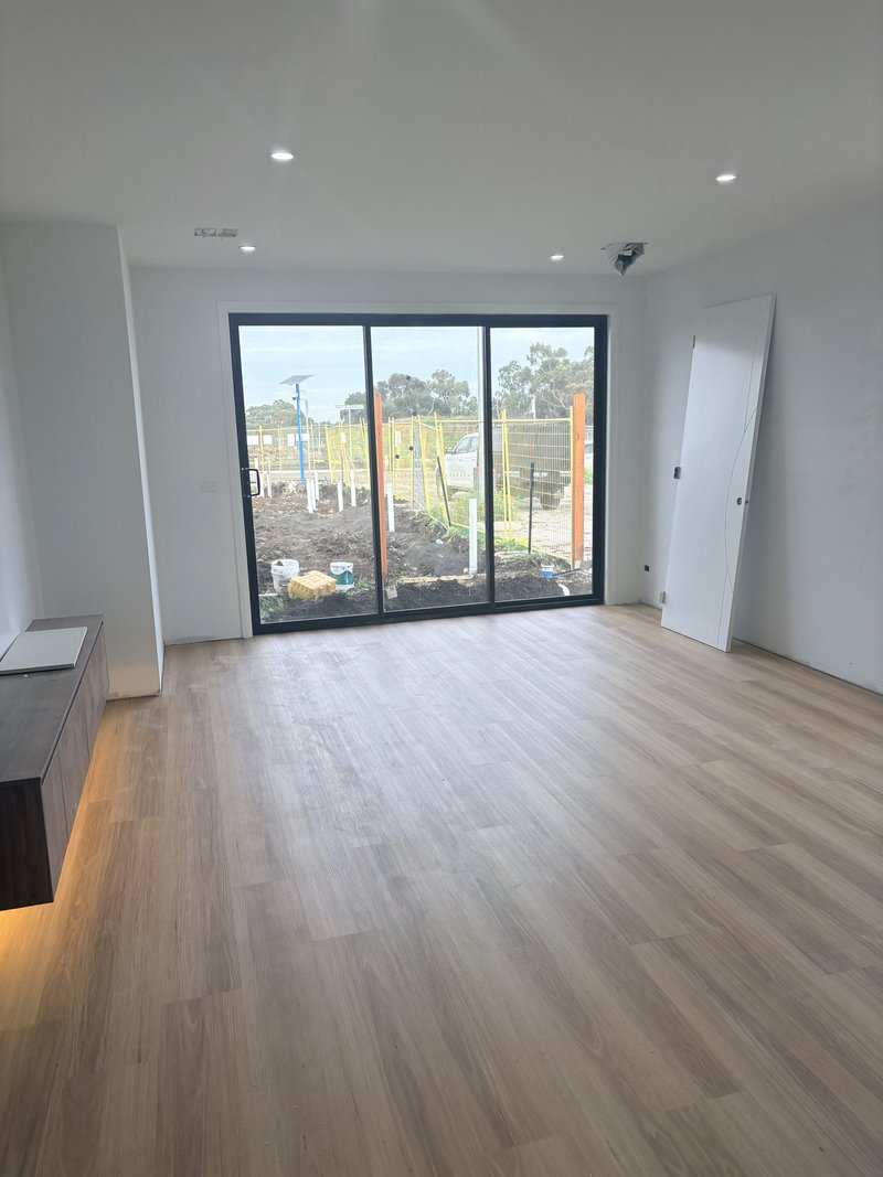 Photo - 3 Ewert Avenue, Wollert VIC 3750 - Image 3