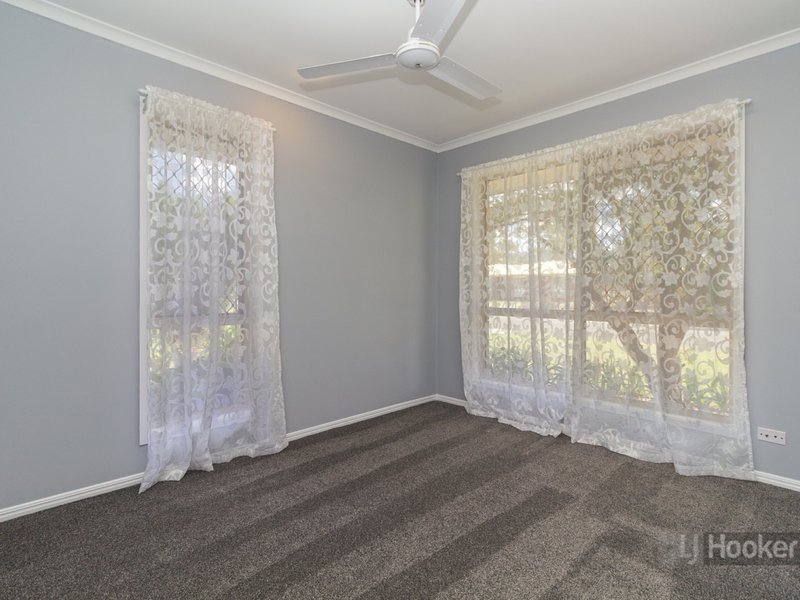 Photo - 3 Fairbairn Street, Marsden QLD 4132 - Image 9