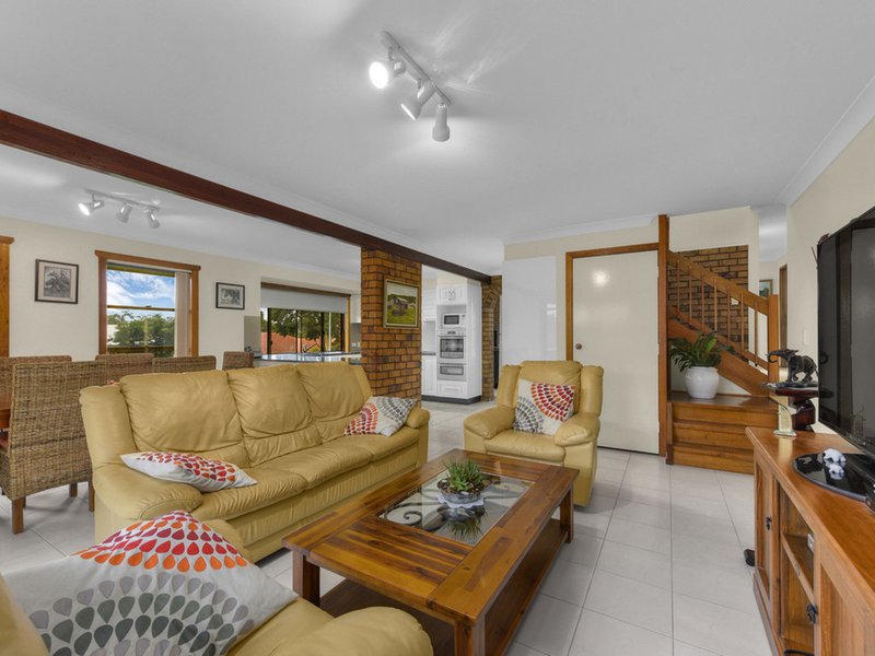 Photo - 3 Fairhaven Street, Bridgeman Downs QLD 4035 - Image 7