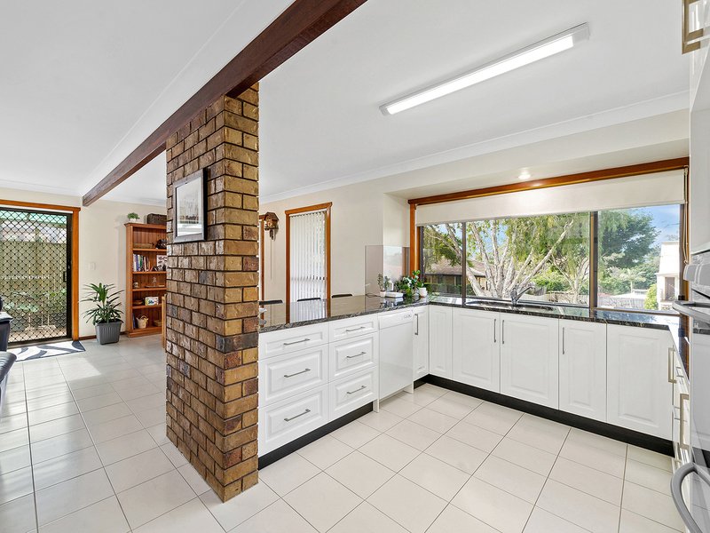 Photo - 3 Fairhaven Street, Bridgeman Downs QLD 4035 - Image 3