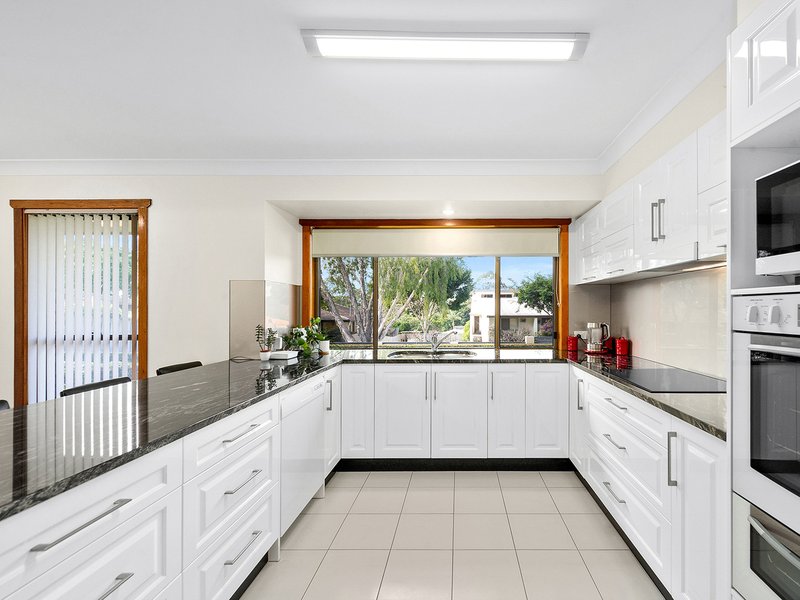 Photo - 3 Fairhaven Street, Bridgeman Downs QLD 4035 - Image 4