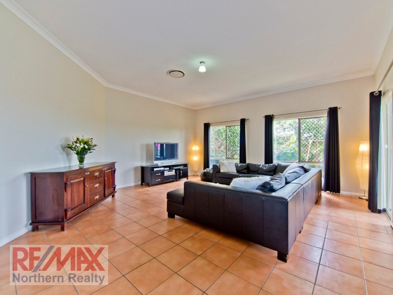 Photo - 3 Fairy Place, Eatons Hill QLD 4037 - Image 5