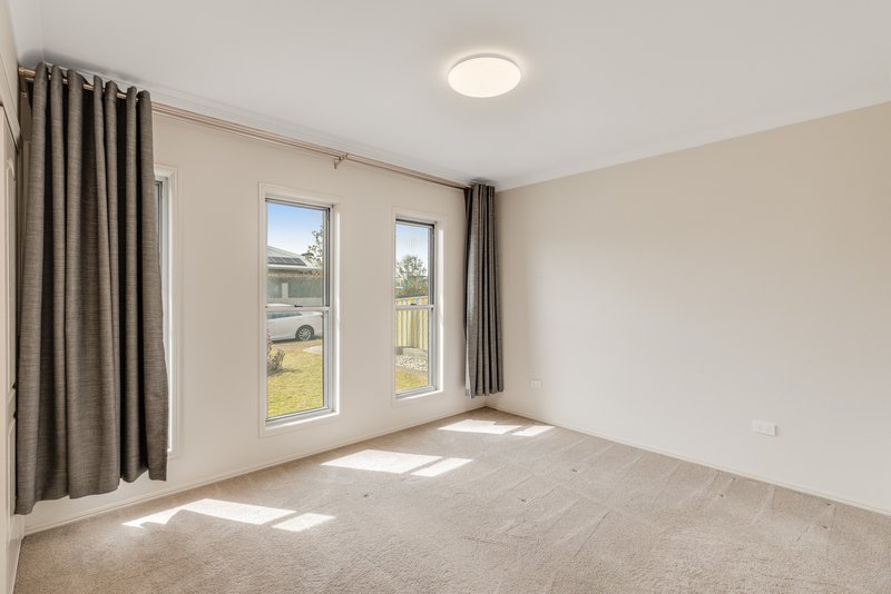 Photo - 3 Fallon Drive, Middle Ridge QLD 4350 - Image 13