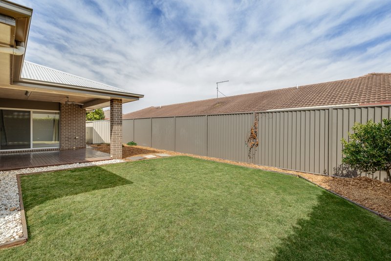 Photo - 3 Fallon Drive, Middle Ridge QLD 4350 - Image 17
