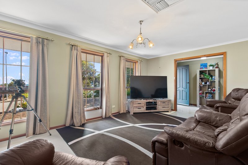 Photo - 3 Farming Crescent, Hallett Cove SA 5158 - Image 3