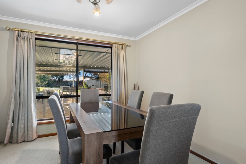 Photo - 3 Farming Crescent, Hallett Cove SA 5158 - Image 6