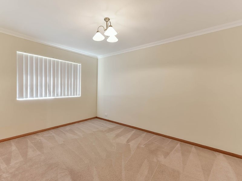 Photo - 3 Farnsworth Avenue, Campbelltown NSW 2560 - Image 8