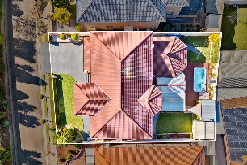 Photo - 3 Farrell Place, Fairfield West NSW 2165 - Image 2