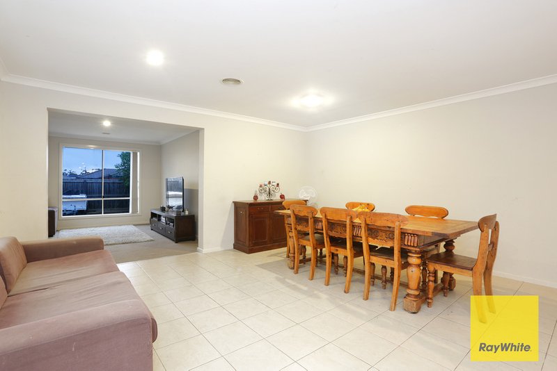 Photo - 3 Fatham Drive, Wyndham Vale VIC 3024 - Image 4