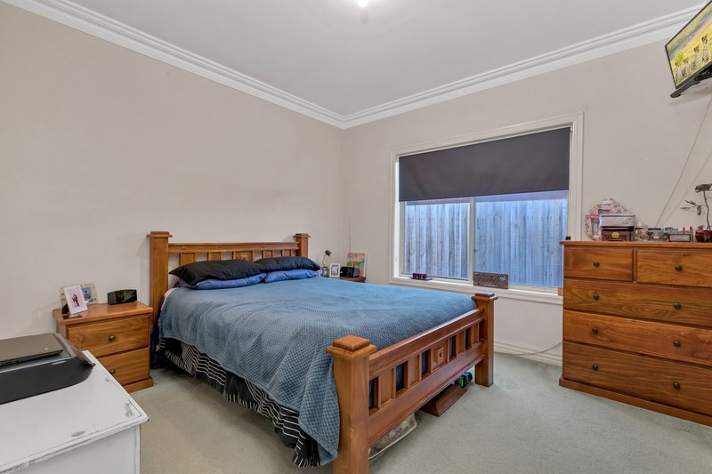 Photo - 3 Fauna Court, Werribee VIC 3030 - Image 5