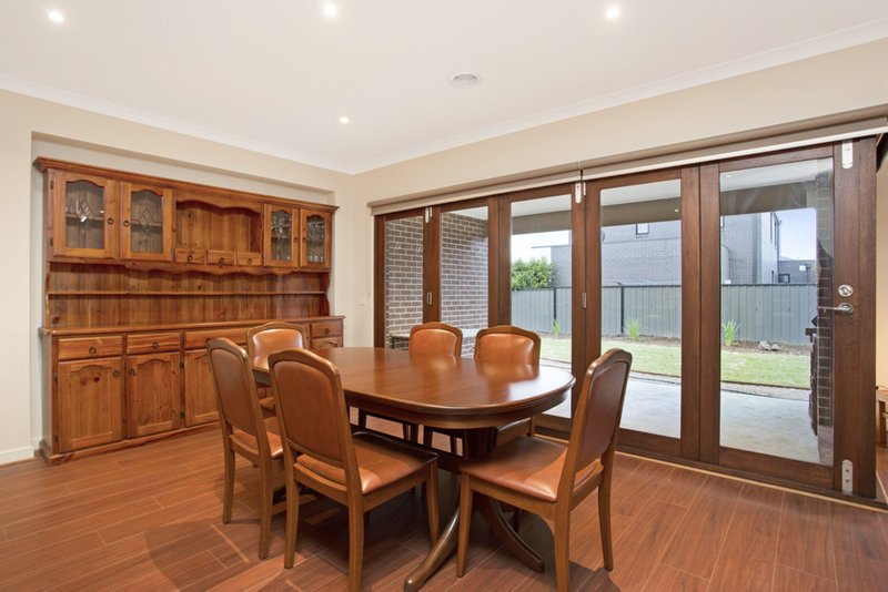 Photo - 3 Featherpark Way, Craigieburn VIC 3064 - Image 3