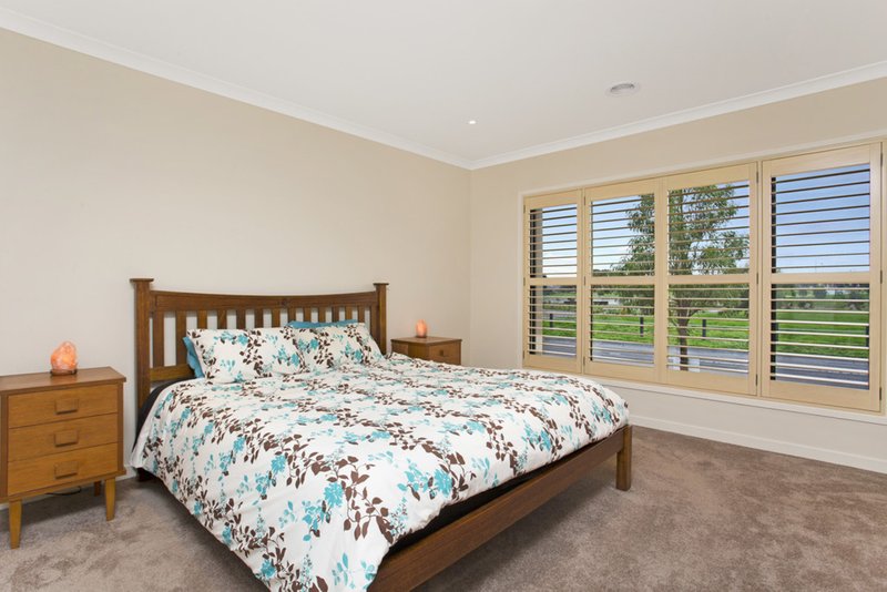 Photo - 3 Featherpark Way, Craigieburn VIC 3064 - Image 5