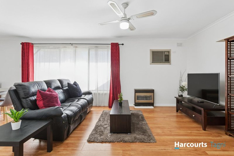 Photo - 3 Felix Crescent, Morphett Vale SA 5162 - Image 2