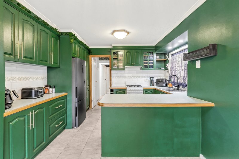 Photo - 3 Felton Avenue, Sunbury VIC 3429 - Image 8