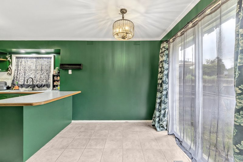 Photo - 3 Felton Avenue, Sunbury VIC 3429 - Image 9