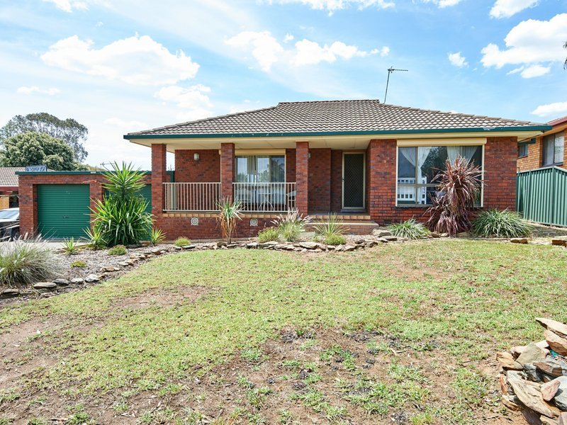 3 Finch Place, Mount Austin NSW 2650