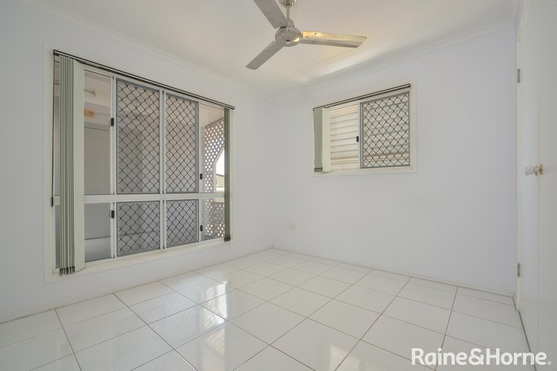 Photo - 3 Fitzroy Avenue, Clinton QLD 4680 - Image 8