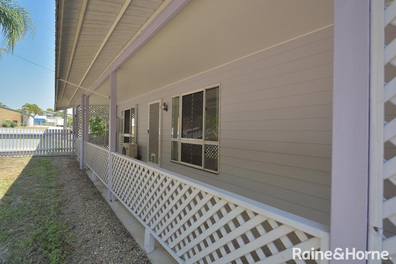 Photo - 3 Fitzroy Avenue, Clinton QLD 4680 - Image 11