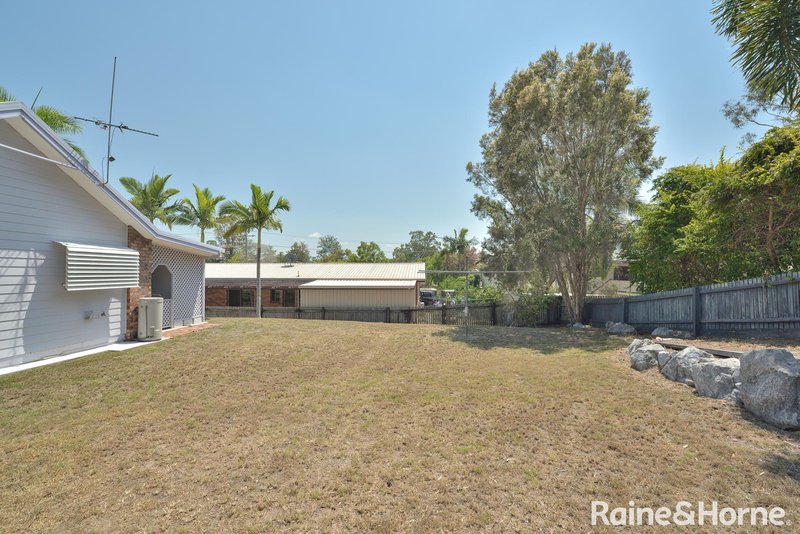 Photo - 3 Fitzroy Avenue, Clinton QLD 4680 - Image 14