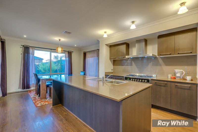 Photo - 3 Fleur Way, Truganina VIC 3029 - Image 10