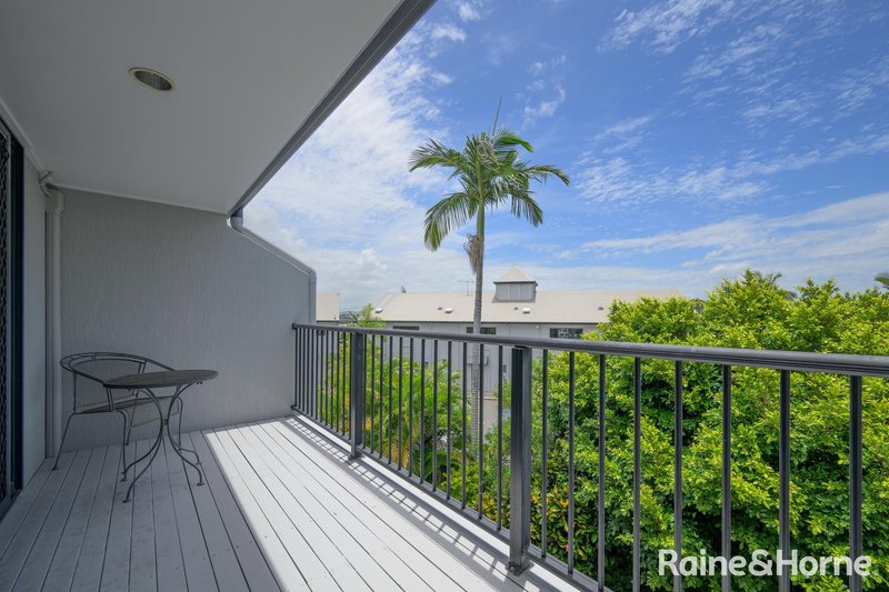 Photo - 3 Flinders Parade, Gladstone Central QLD 4680 - Image 2