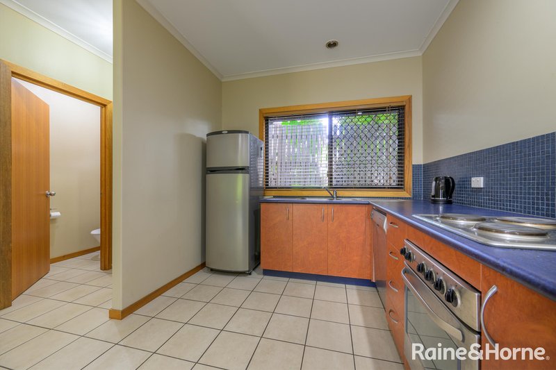 Photo - 3 Flinders Parade, Gladstone Central QLD 4680 - Image 7