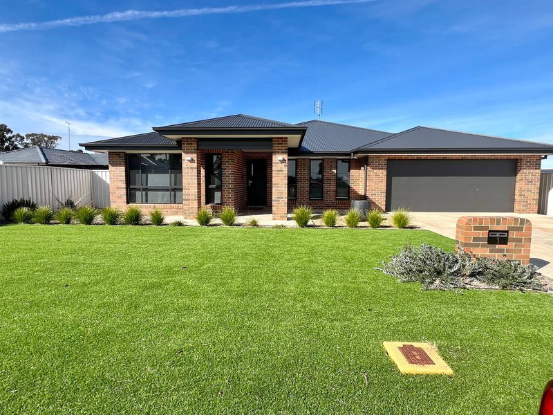 3 Fossickers Drive, Parkes NSW 2870