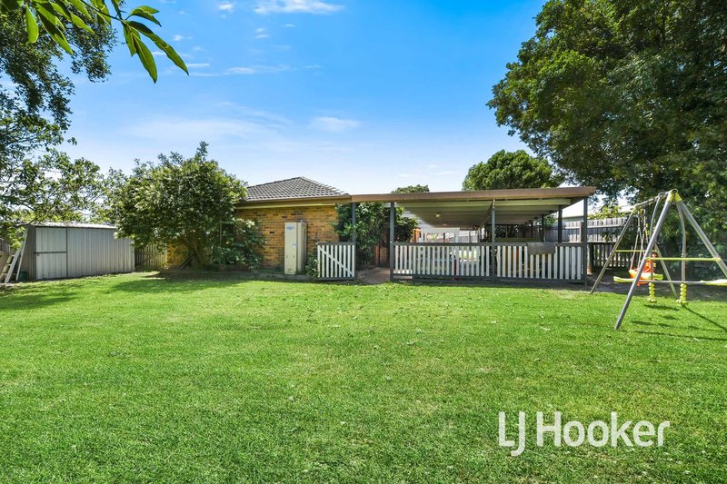 Photo - 3 Fox Close, Hampton Park VIC 3976 - Image 8