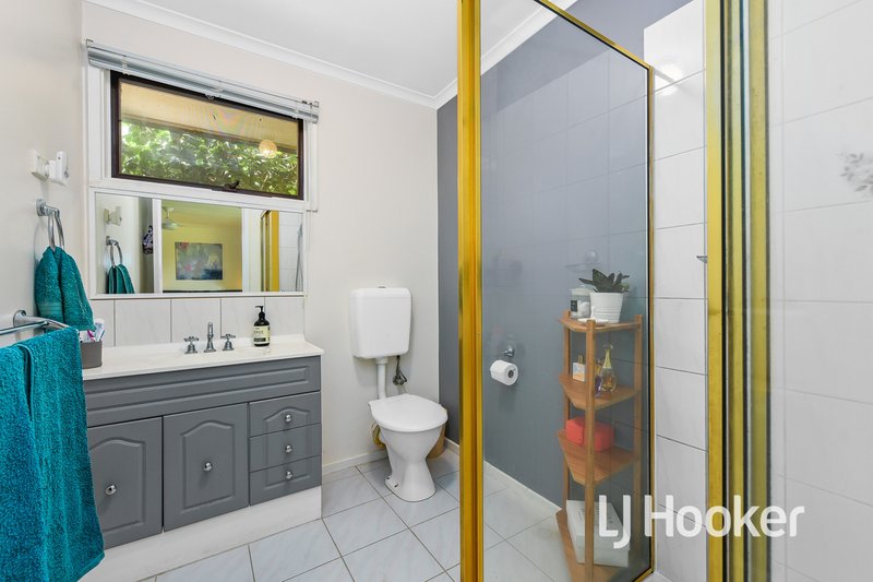 Photo - 3 Fox Close, Hampton Park VIC 3976 - Image 13