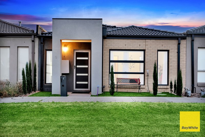 3 Fox Walk, Truganina VIC 3029