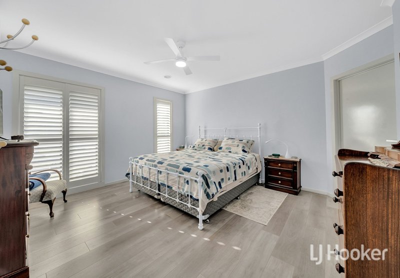 Photo - 3 Freshfields Drive, Cranbourne North VIC 3977 - Image 2