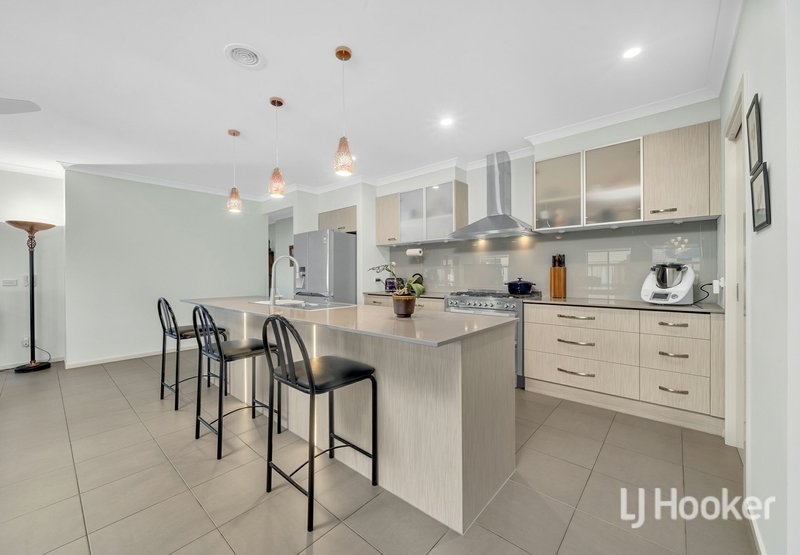 Photo - 3 Freshfields Drive, Cranbourne North VIC 3977 - Image 6