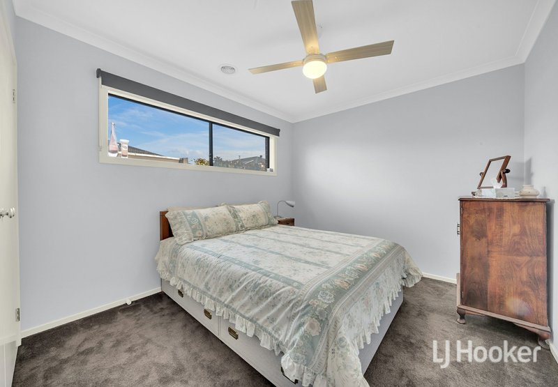 Photo - 3 Freshfields Drive, Cranbourne North VIC 3977 - Image 10