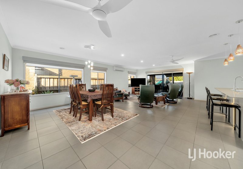 Photo - 3 Freshfields Drive, Cranbourne North VIC 3977 - Image 12