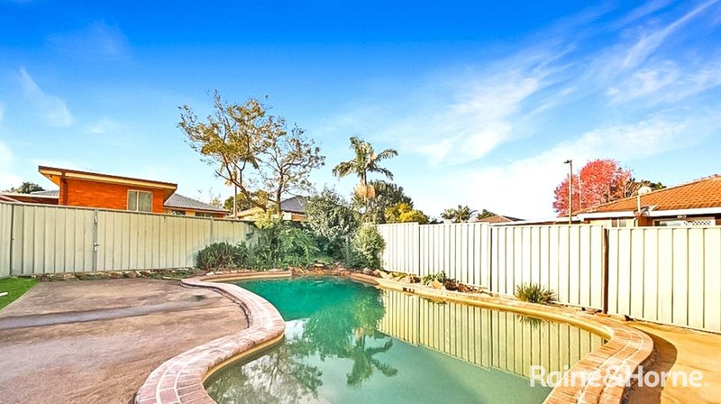 Photo - 3 Fyfe Place, Glenfield NSW 2167 - Image 8