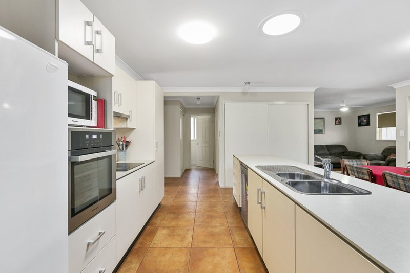 Photo - 3 Gannon Avenue, Manly QLD 4179 - Image 2