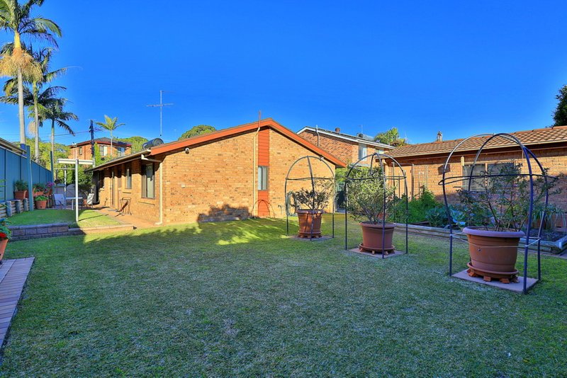 Photo - 3 Garry Court, Georges Hall NSW 2198 - Image 10