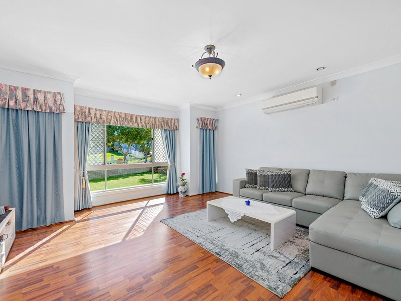 Photo - 3 Gemini Place, Bridgeman Downs QLD 4035 - Image 4