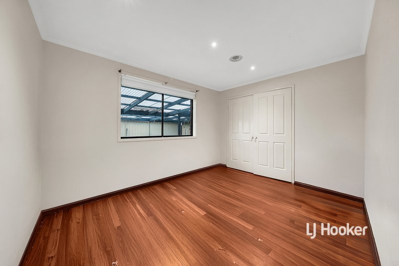 Photo - 3 General Joshua Drive, Hampton Park VIC 3976 - Image 8