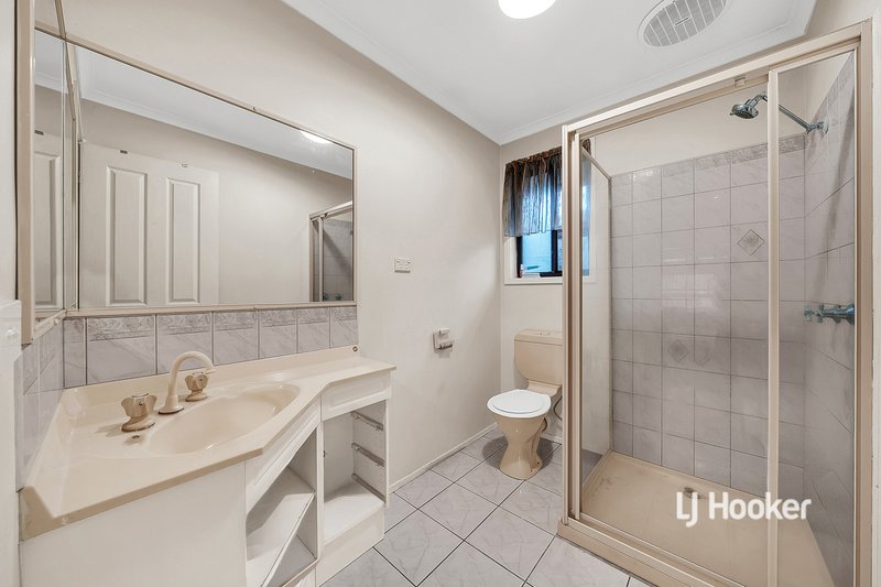 Photo - 3 General Joshua Drive, Hampton Park VIC 3976 - Image 10