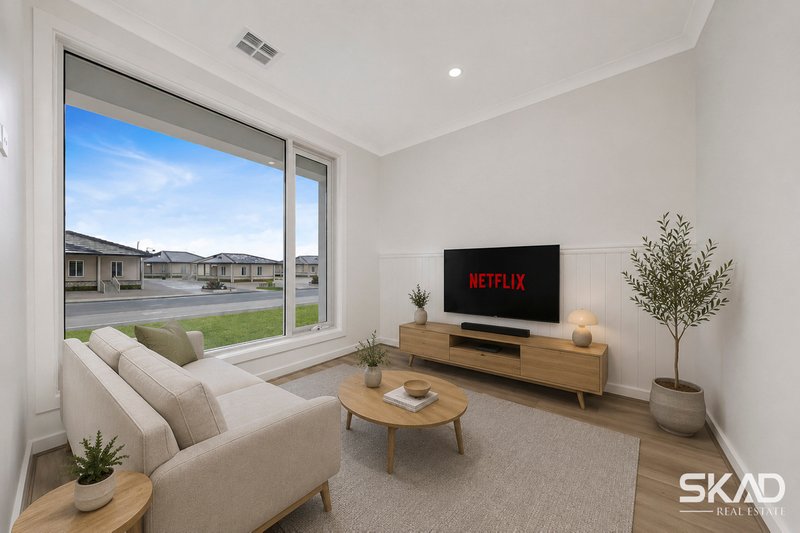 Photo - 3 Gibdon Way, Mickleham VIC 3064 - Image 2