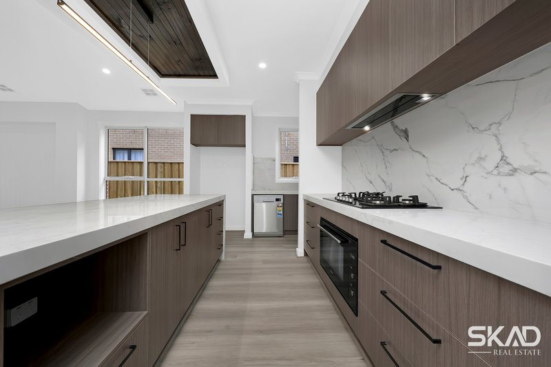 Photo - 3 Gibdon Way, Mickleham VIC 3064 - Image 7